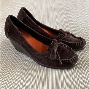 Aerosoles brown wedges. Super cute and comfy!